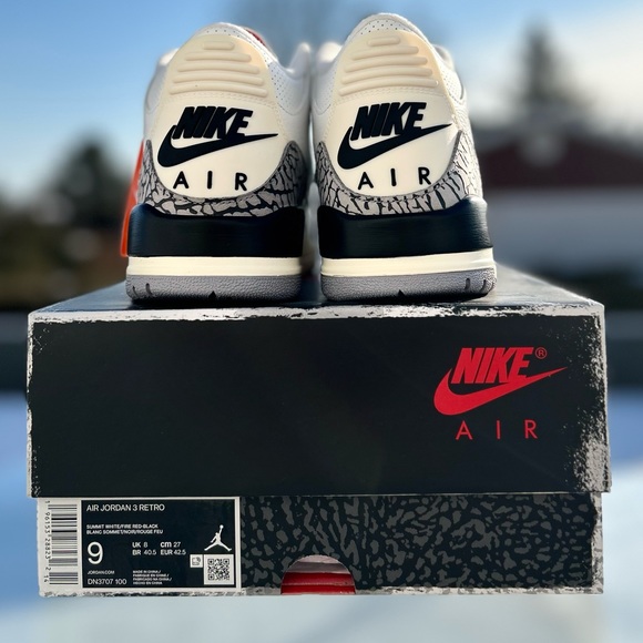 Air Jordan 3 Retro White Ciment - Picture 3 of 11
